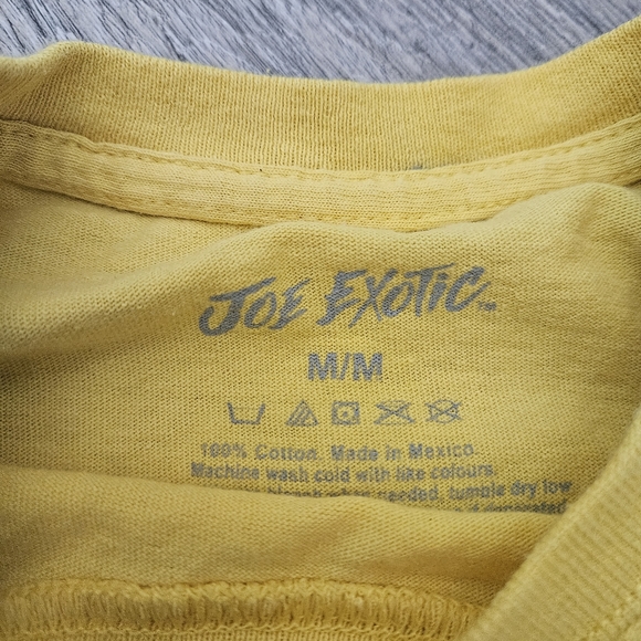 Tiger King Joe Exotic Big Cats & Wildlife Yellow Graphic T-Shirt M - Picture 3 of 3